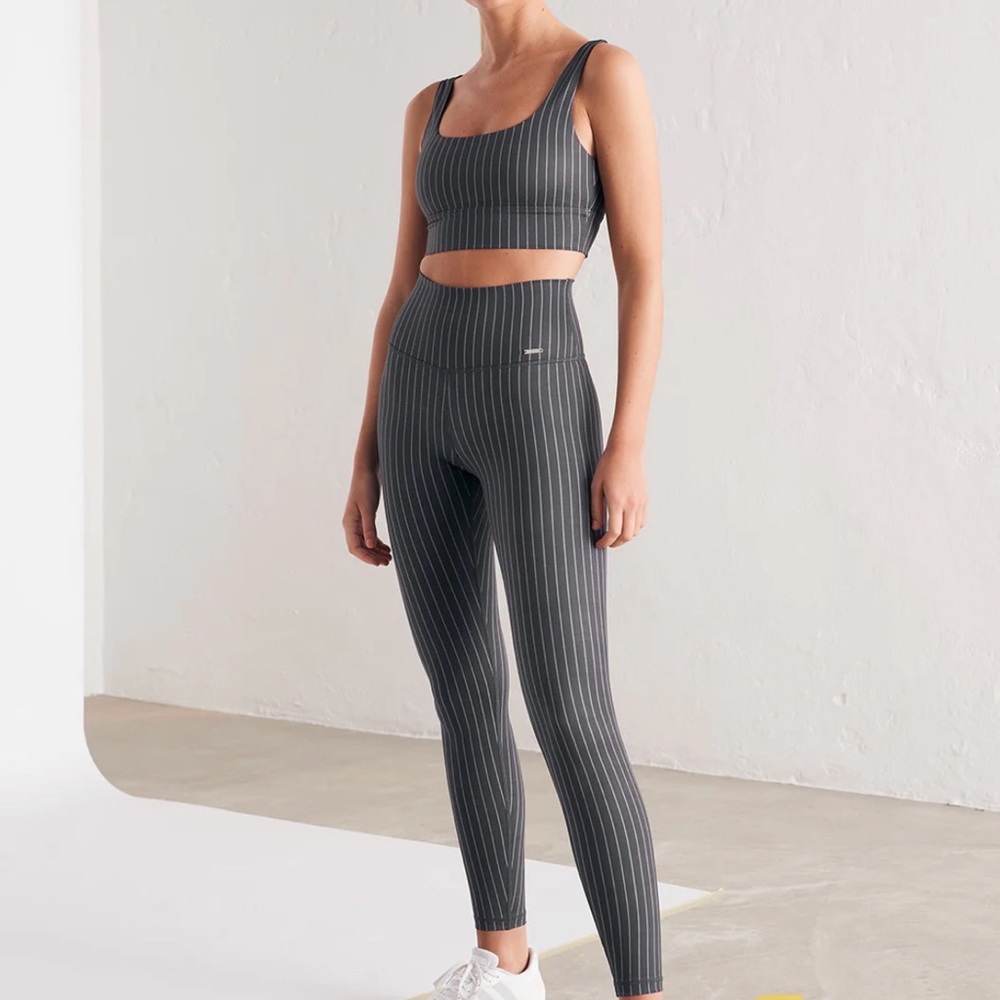 Brand AIMN:  Bundle small bottom and medium top